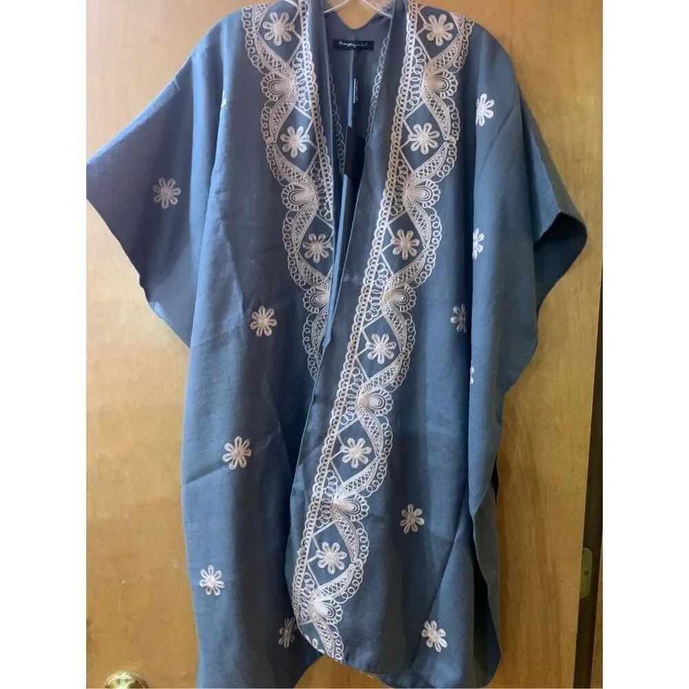 Gray Kimono with Unique White Lace Trim